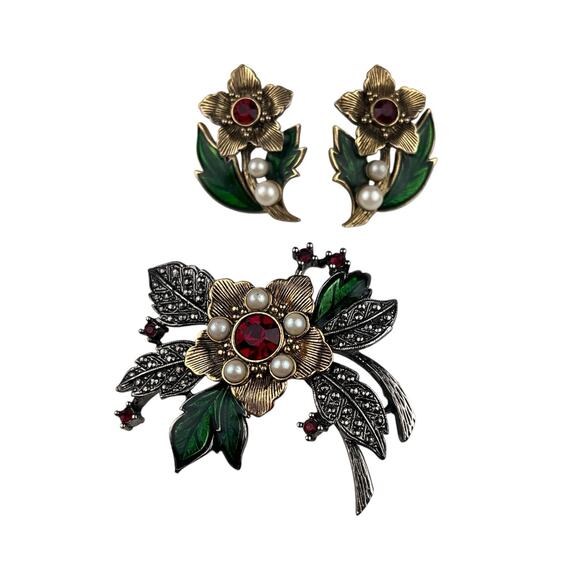 Avon Vintage Brooch & Pierced Earring Set Rich Christmas Faux Pearl Red Green - Picture 1 of 11